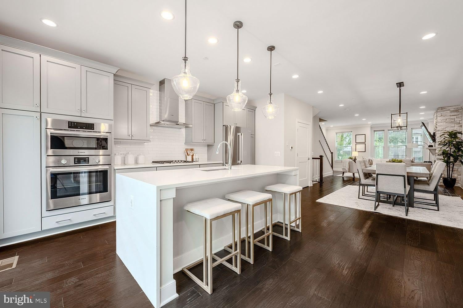 10326 GROSVENOR Place – photo 4