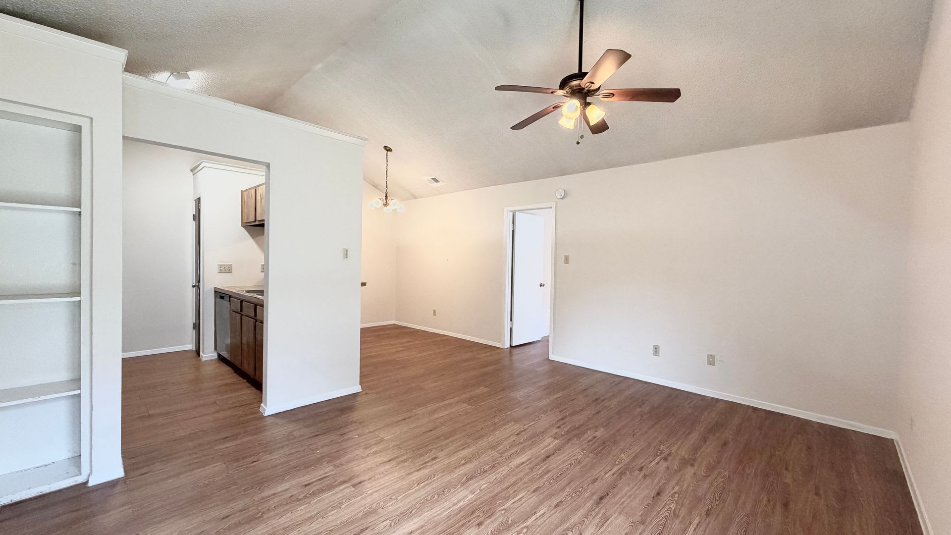 Nice 2 bedroom, 2 bath Duplex in Dorsett Oaks – photo 4