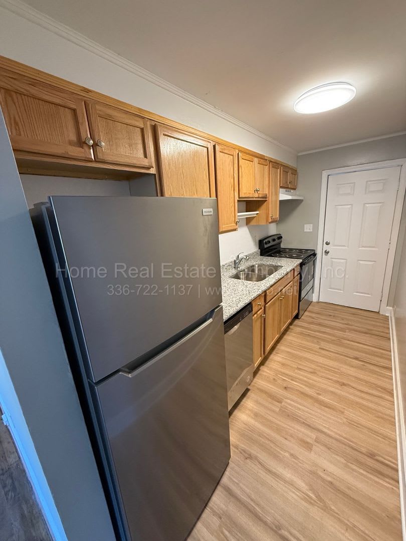 422 Gregory Street – photo 2