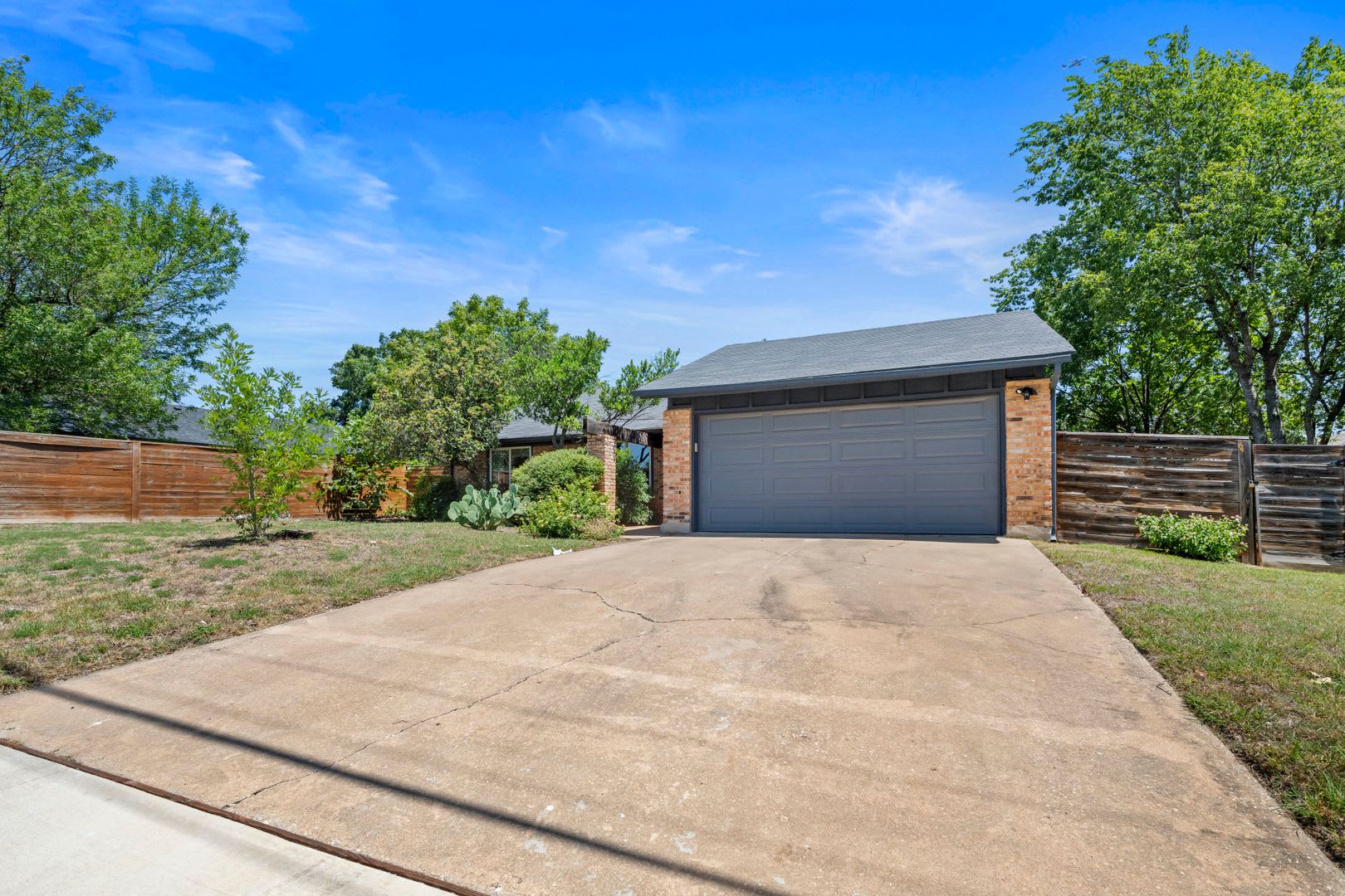 Bright 3-Bedroom Austin Home with Fenced Backyard & 2-Car Garage – photo 4