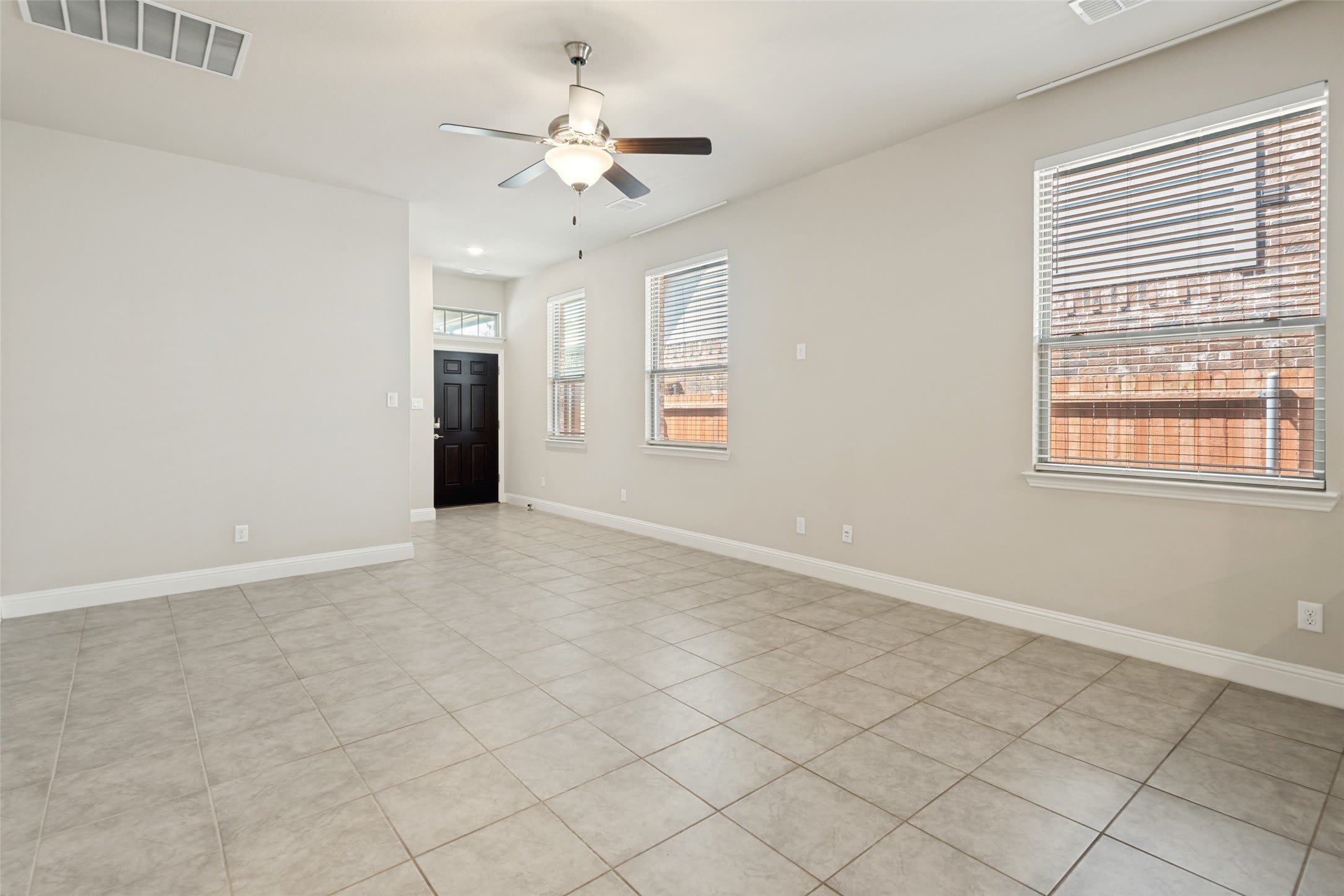 3909 Chesapeake Lane – photo 2
