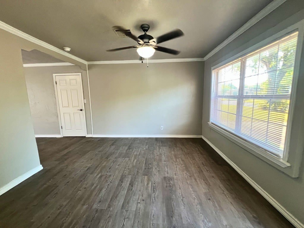 2326 NW Lincoln Avenue – photo 3