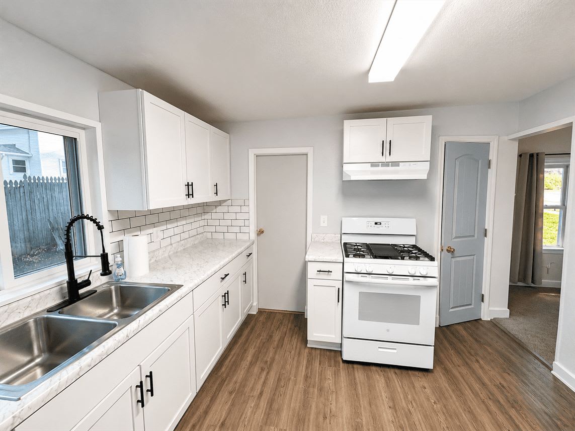 521 W North St – photo 3