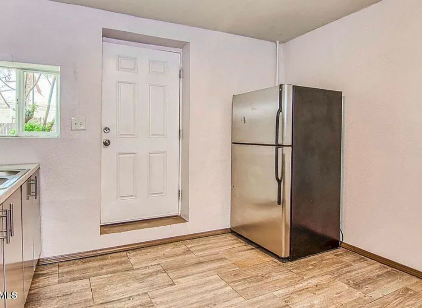 Welcome Home! FURNISHED 1 bedroom 1 bath rental – photo 3