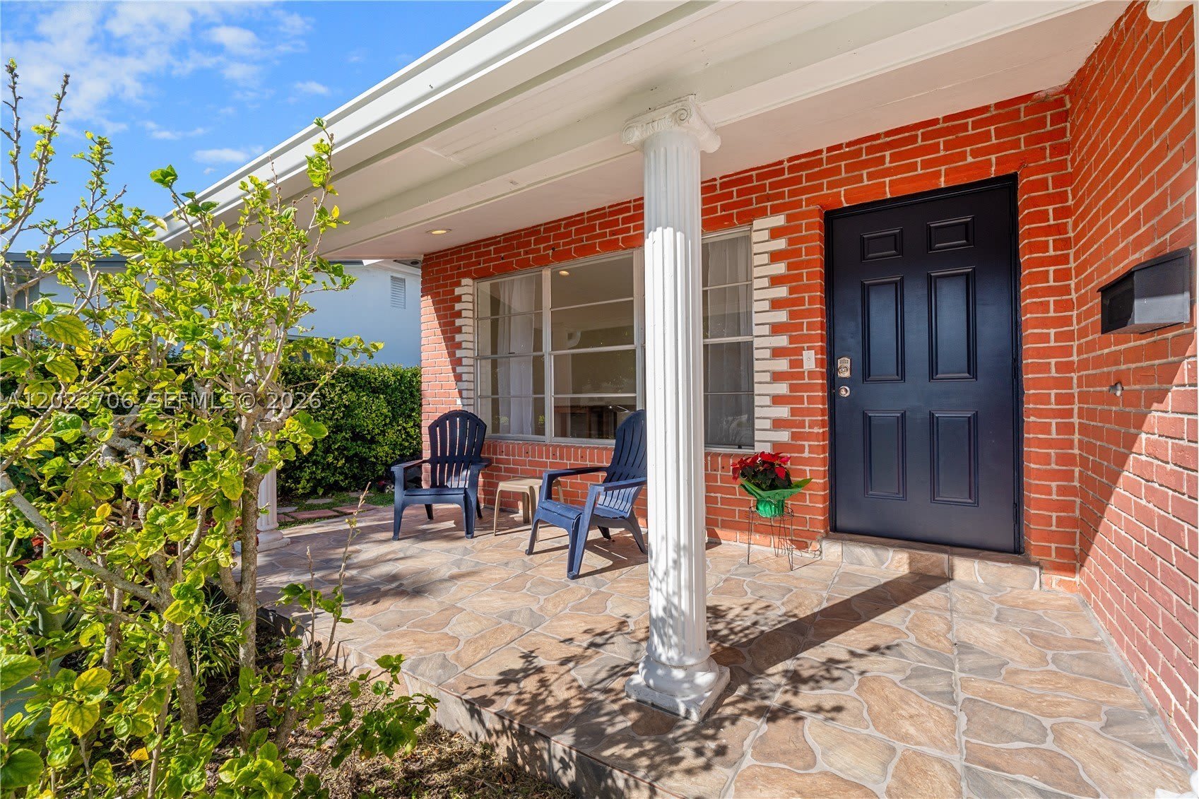 232 SE 6th St – photo 1