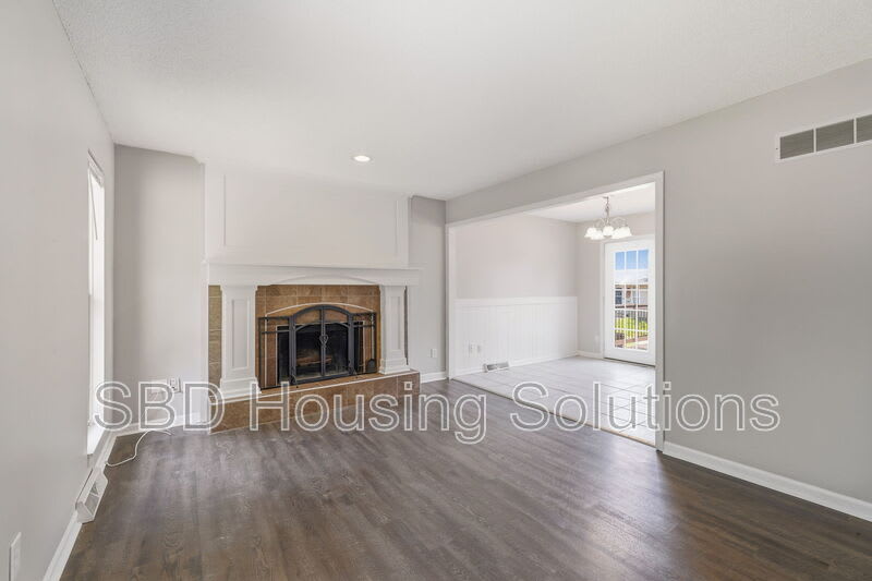 512 NE Weathervane St – photo 4