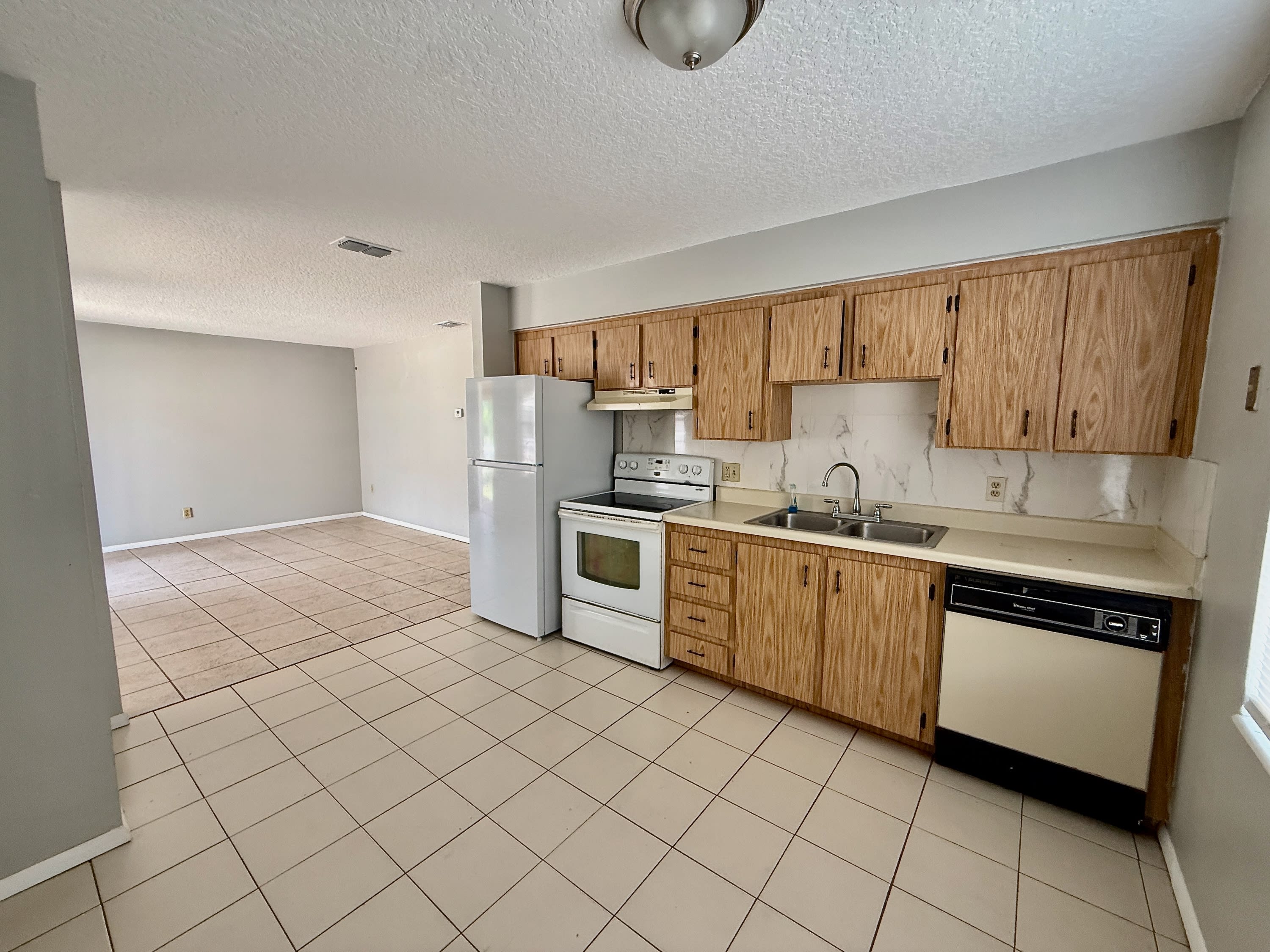 701 Michigan Court – photo 4