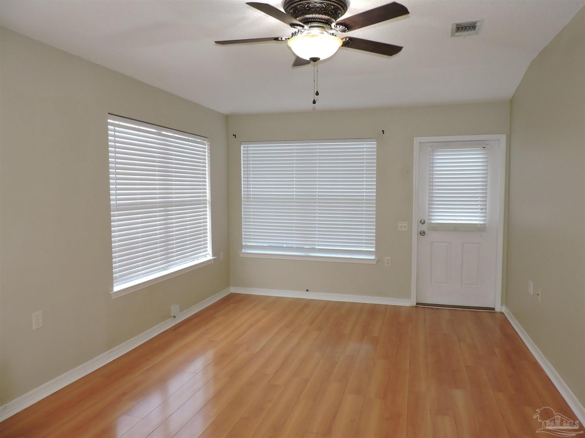 8110 Heirloom Dr – photo 5