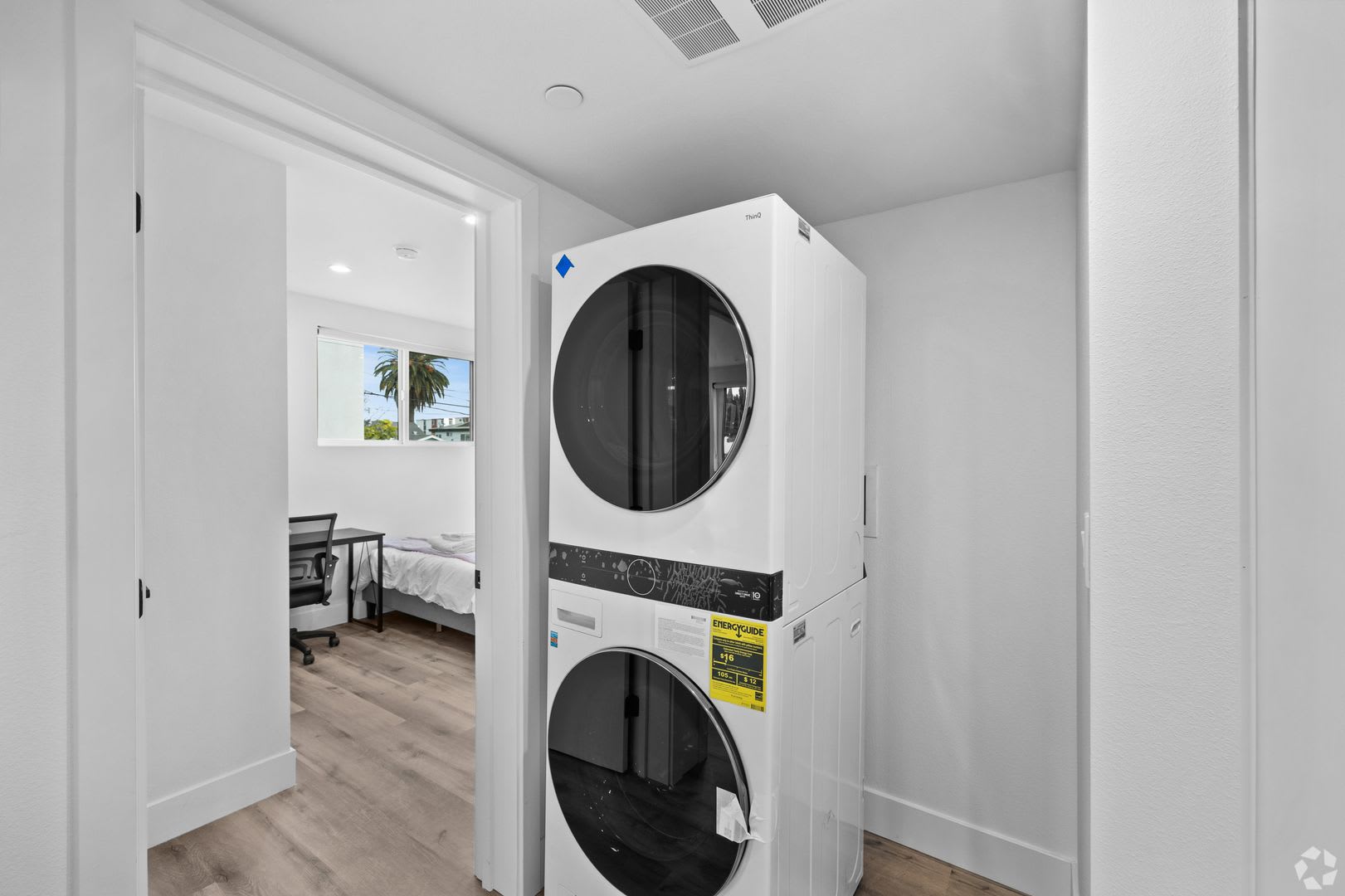 MH 1419 W 35th St – photo 4