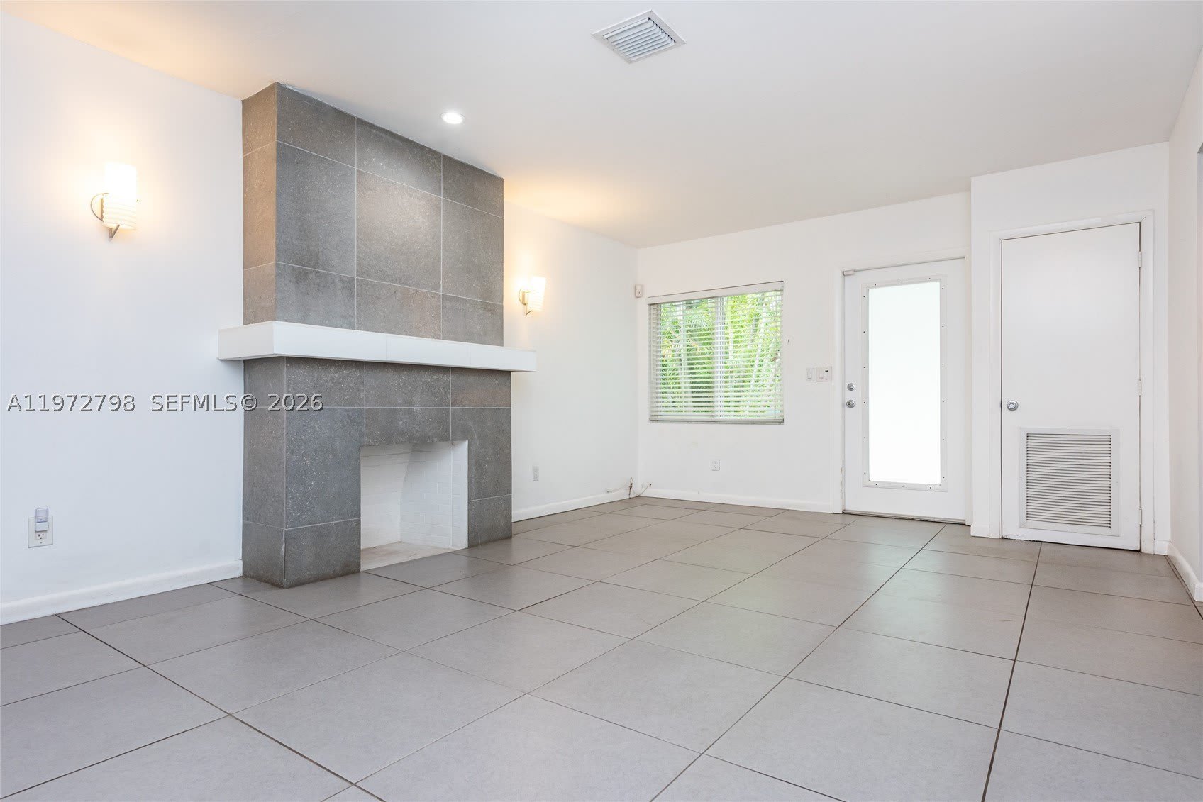 330 Ne 86 St – photo 3