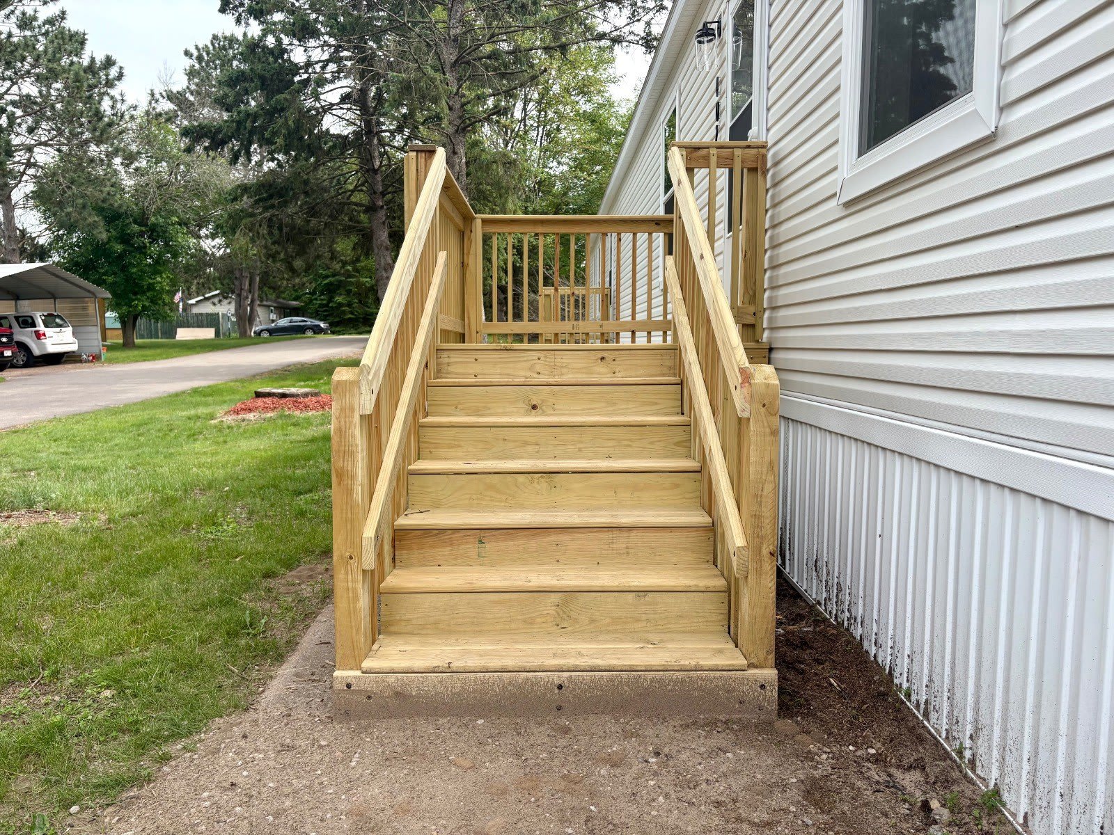 402 Lilly Ln. – photo 2