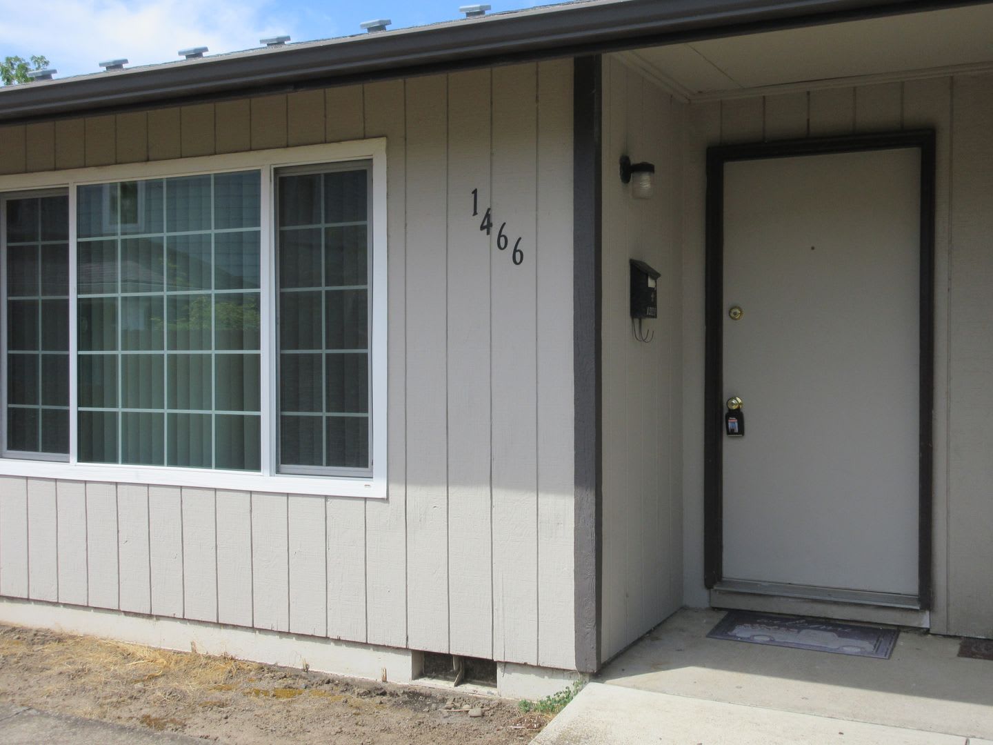 Updated, Spacious One Bedroom – photo 2