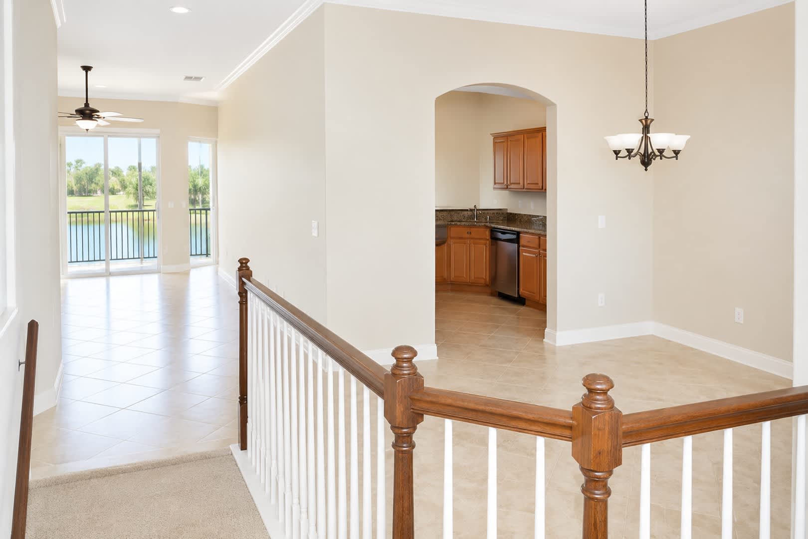 Annual Luxury Lakeview Condo with 3 Bedrooms + Den, Private Garage & Resort-Style Amenities – photo 3