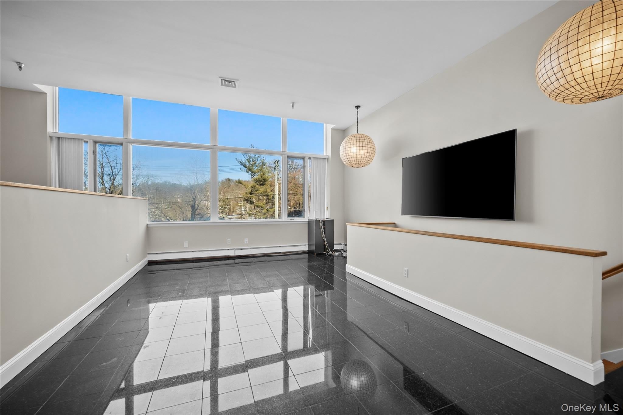 520 Ashford Avenue – photo 4