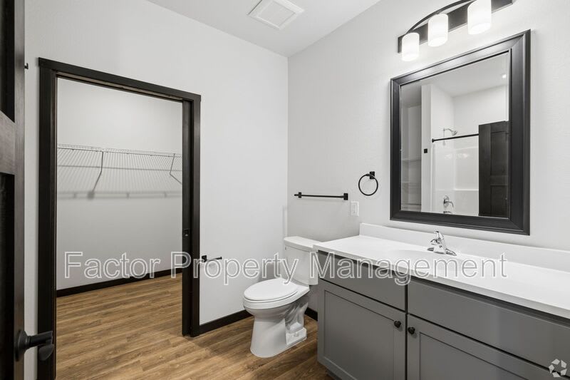 2090 Carlson Dr – photo 3