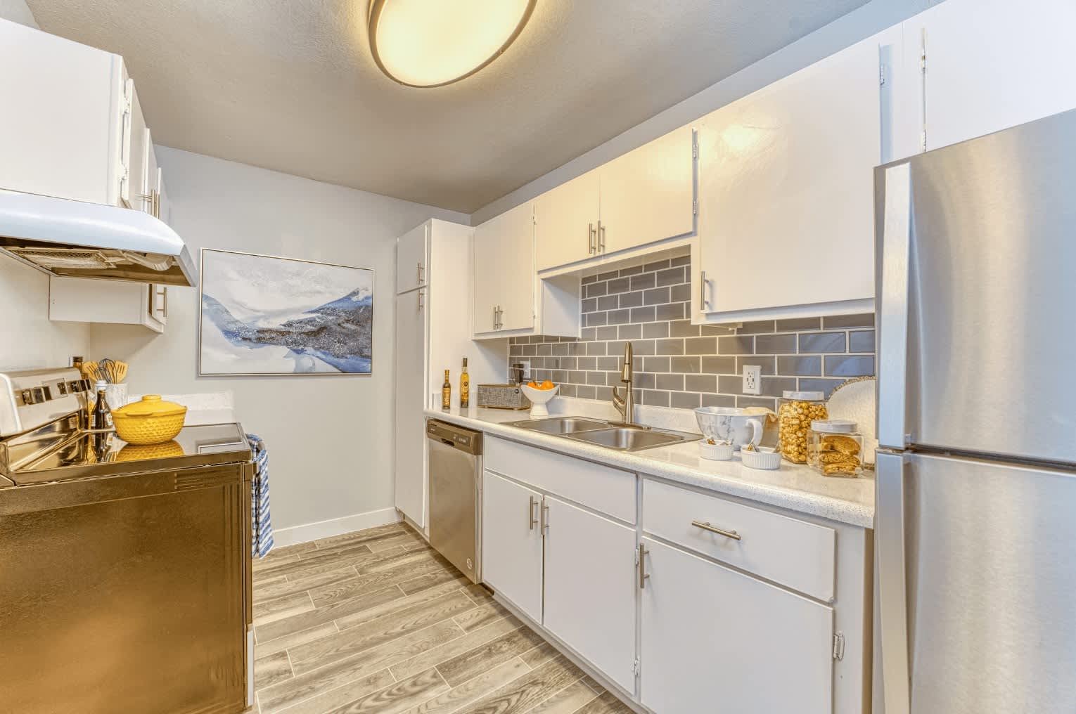 Las Brisas Apartment Homes – photo 2