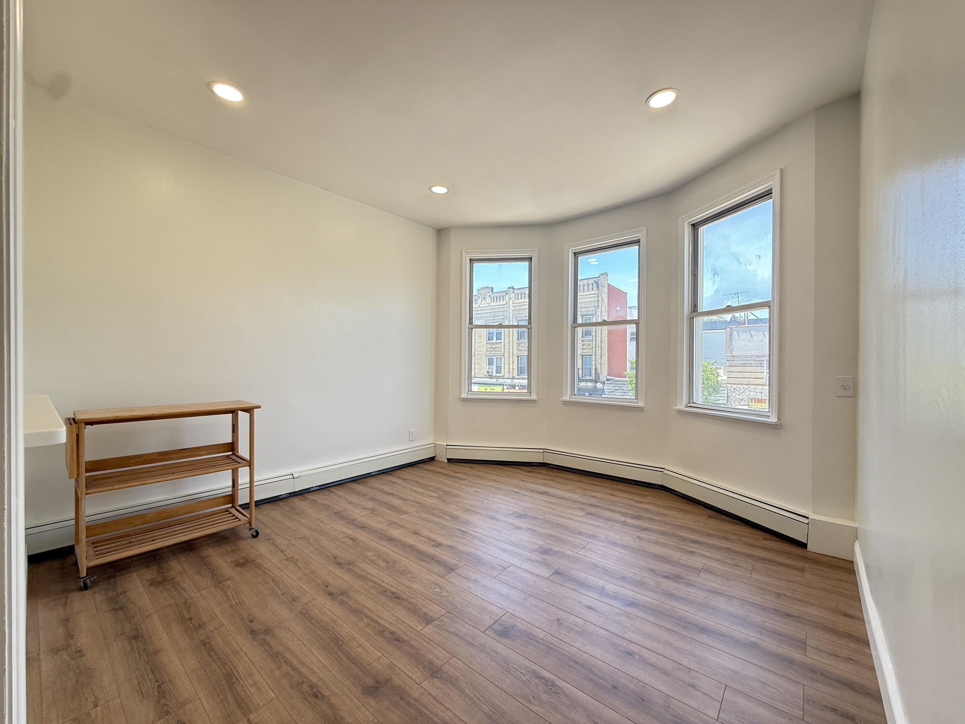 892 Broadway – photo 5