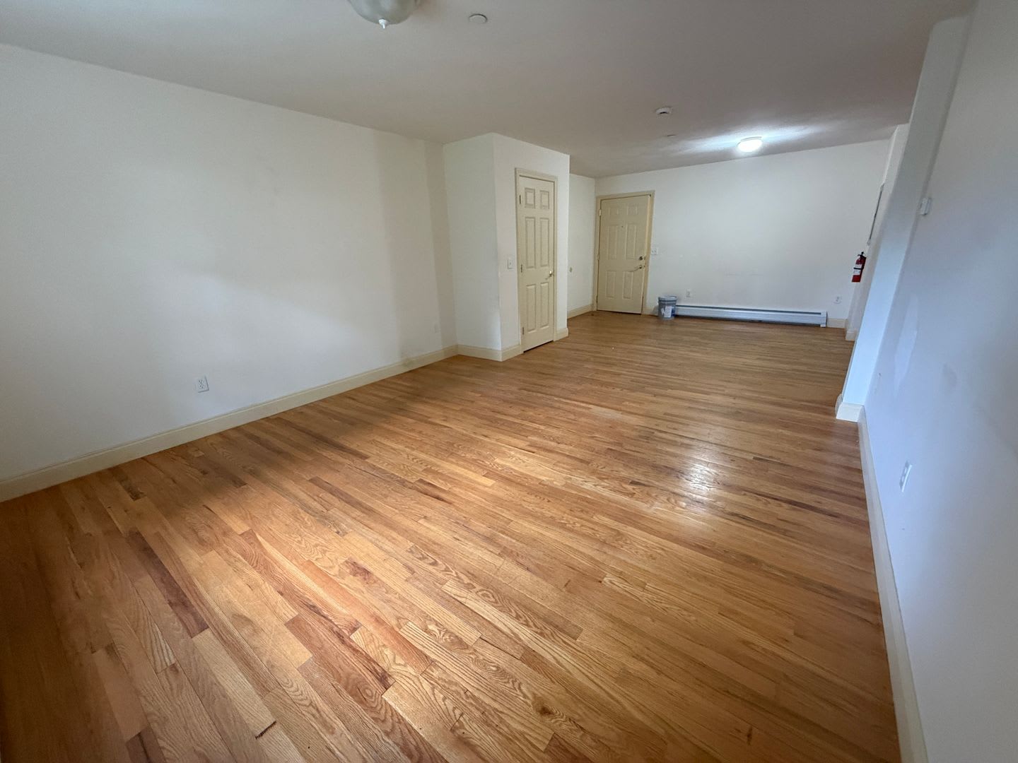 843 845 Mammoth Rd – photo 3