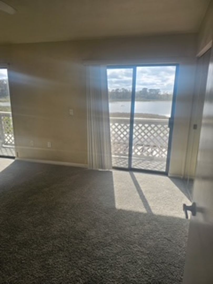 2 Bed 2 5 Bath Lake Front Townhouse For Rent By Owner Affordable Move In Costs No Application Fees – photo 2