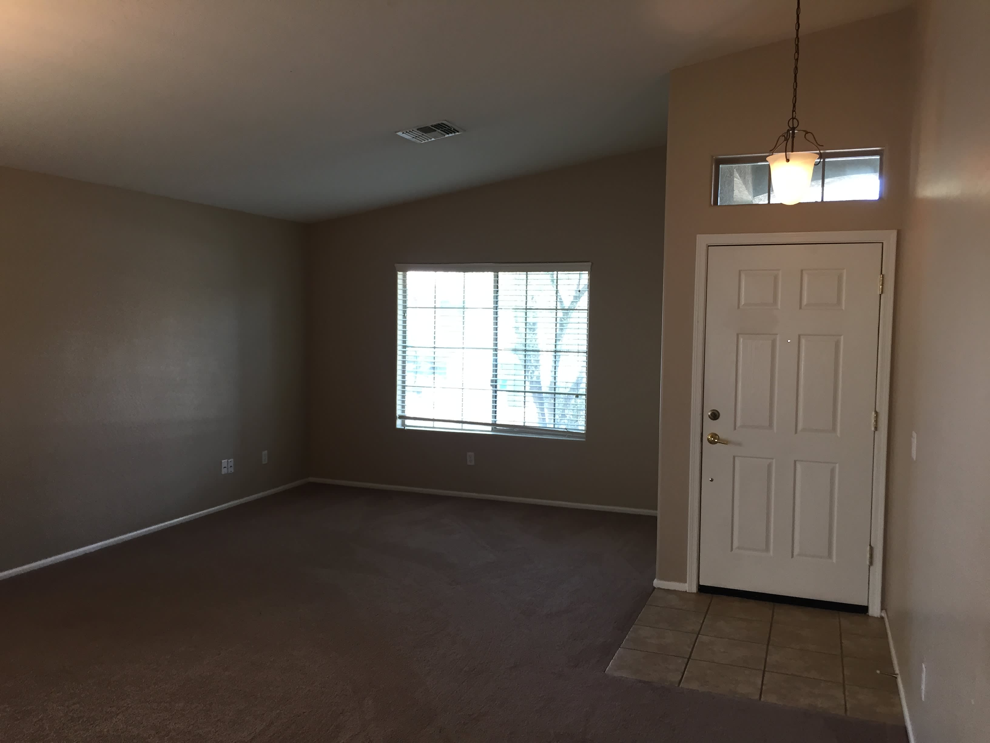 7206 S 58th Ave – photo 2