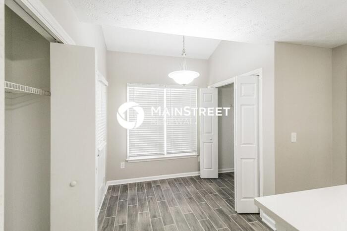 754 Woodstone Road – photo 5