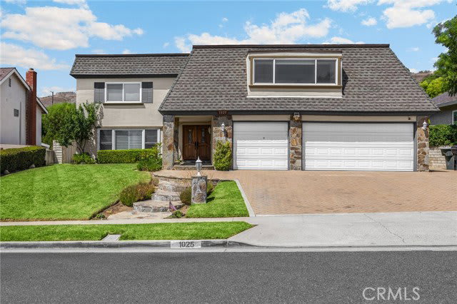 1025 Woodcrest Avenue – photo 1