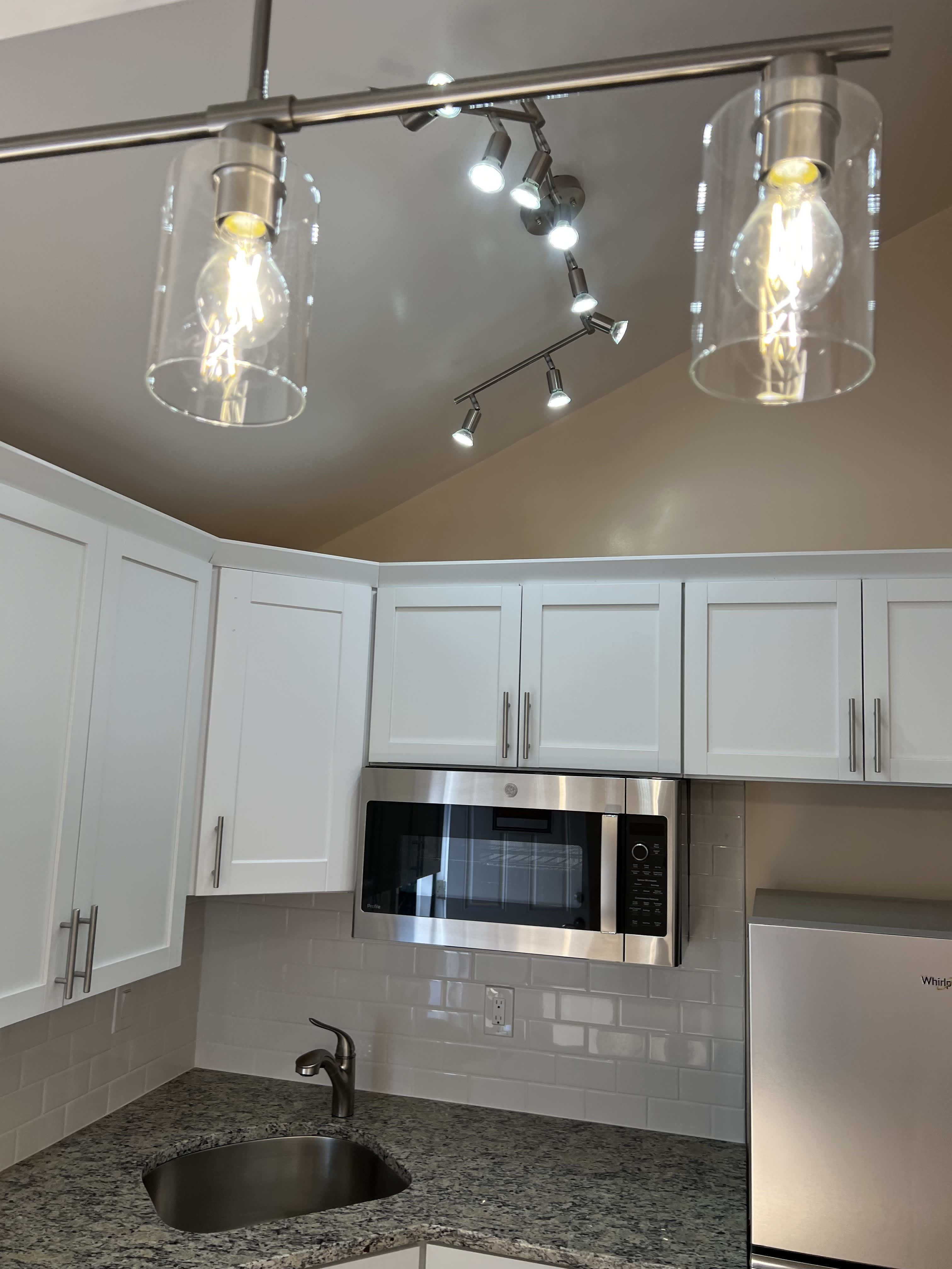 17 Fairbanks St – photo 1
