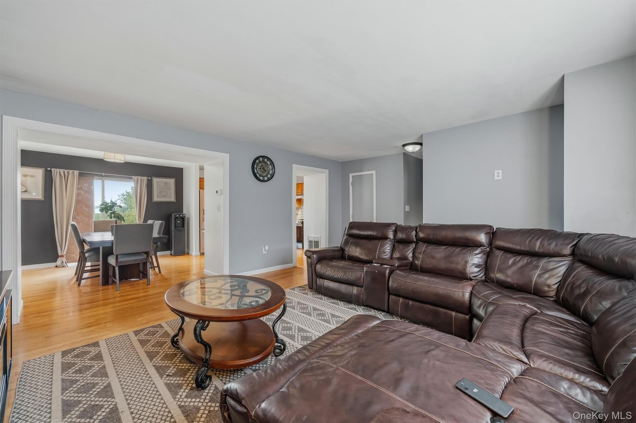 35 Helene Road – photo 4