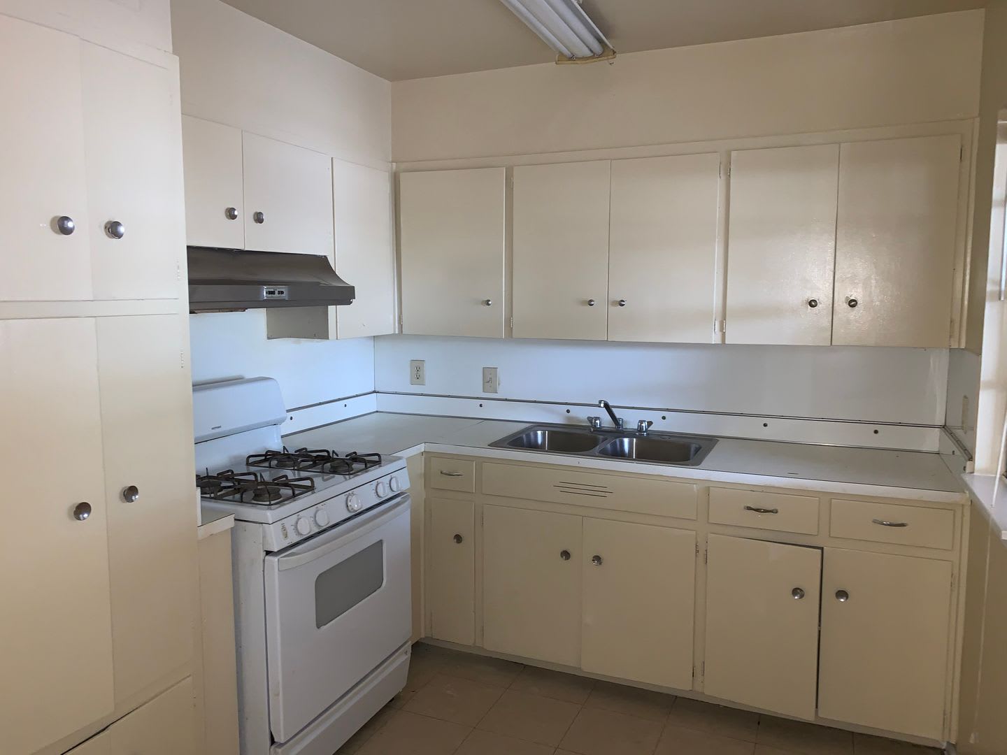 COZY DUPLEX, NEAR SHOPPING & 281! – photo 4