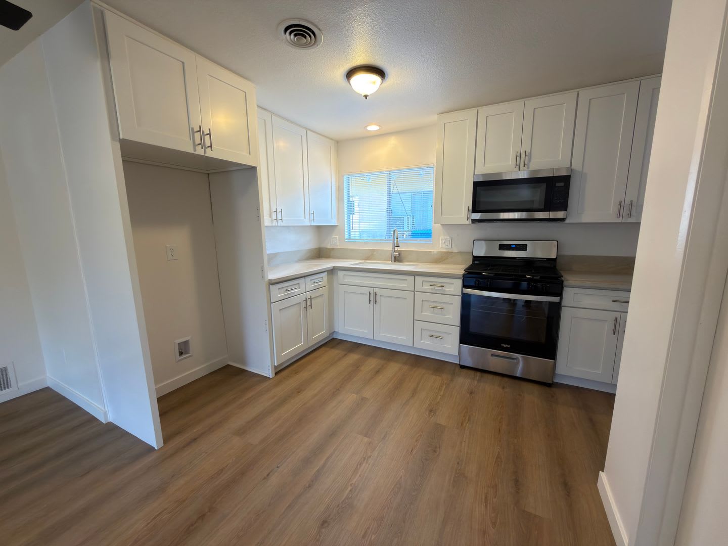 318-320 S. Bedford Road – photo 3
