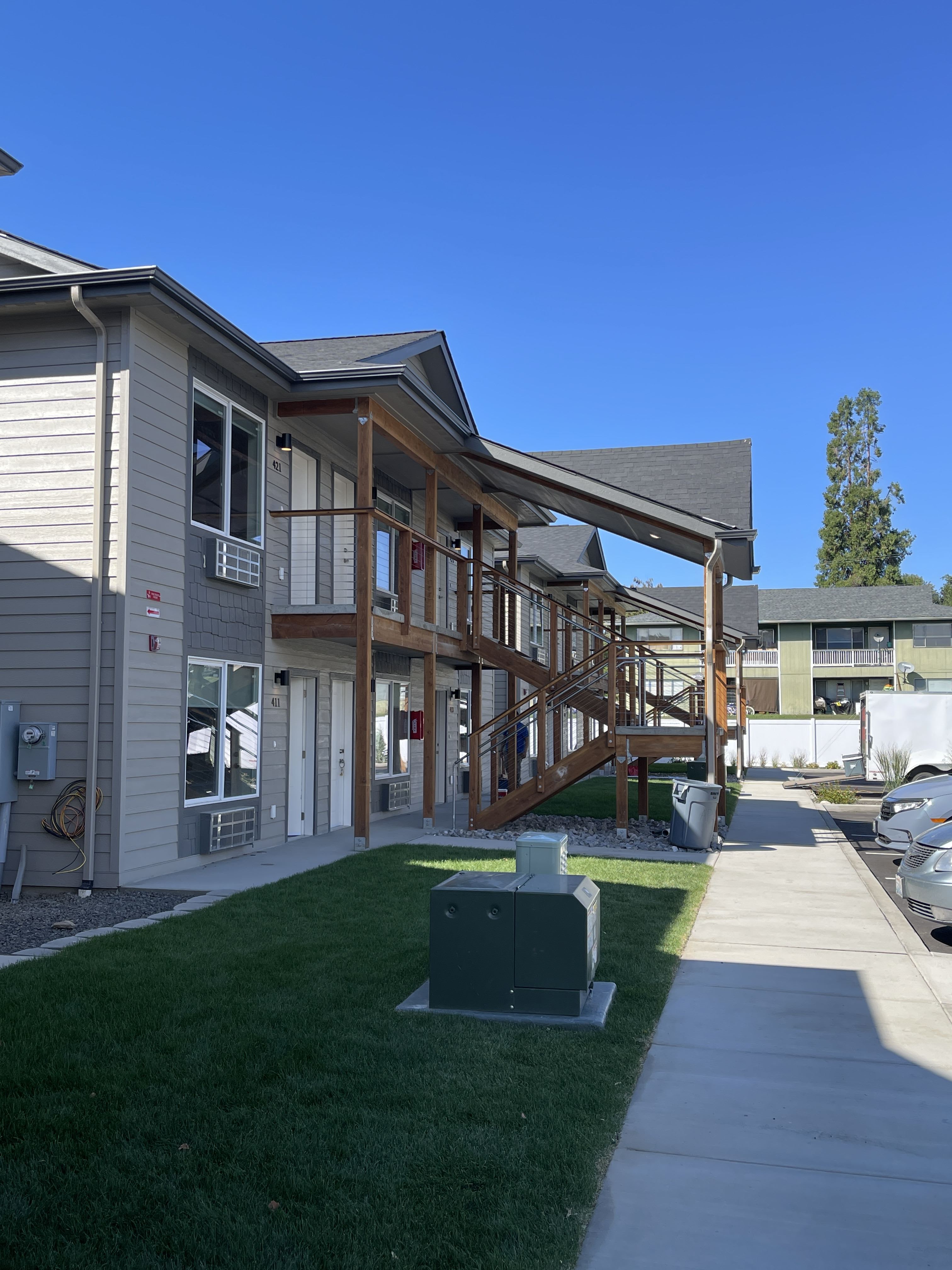 411 6th St Ne – photo 1
