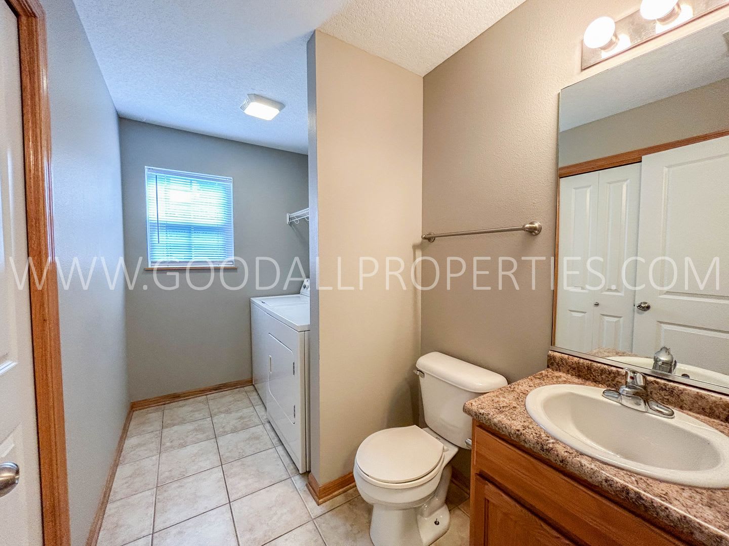 3 Bedroom, 2.5 Bath Corner lot Townhome in Urbandale – photo 5