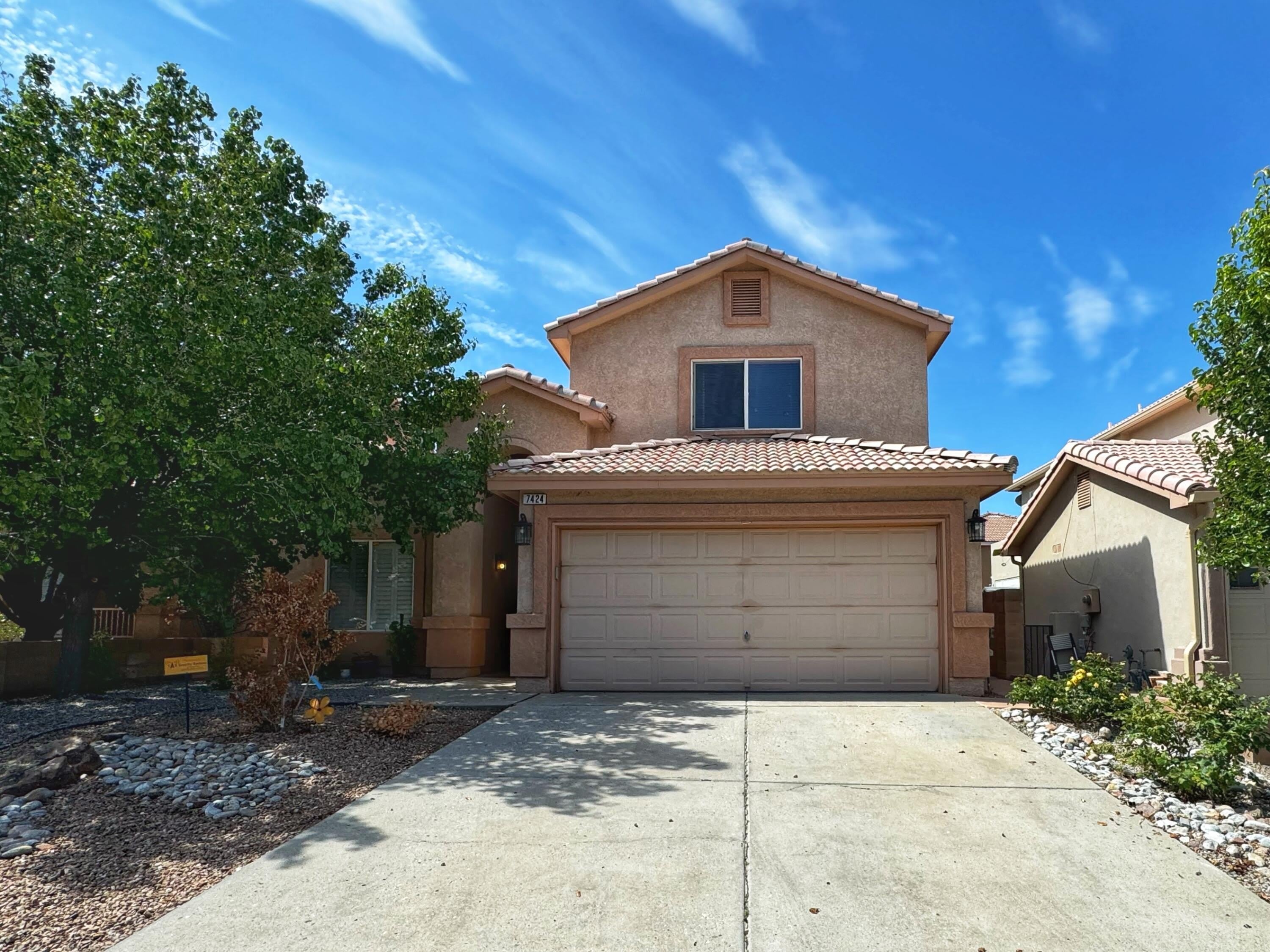 7424 Desert Eagle Road NE – photo 1