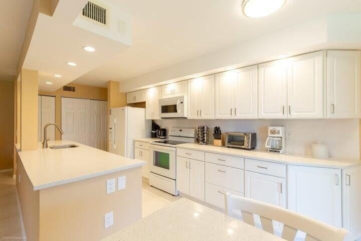 110 Half Moon Circle – photo 2