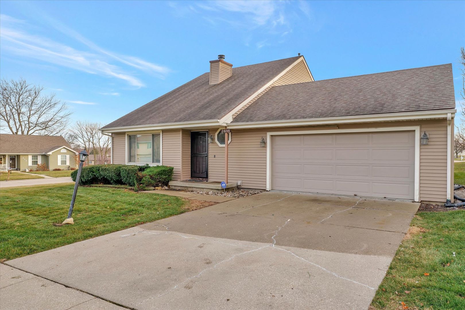4 bedroom, 2 bath home – photo 2