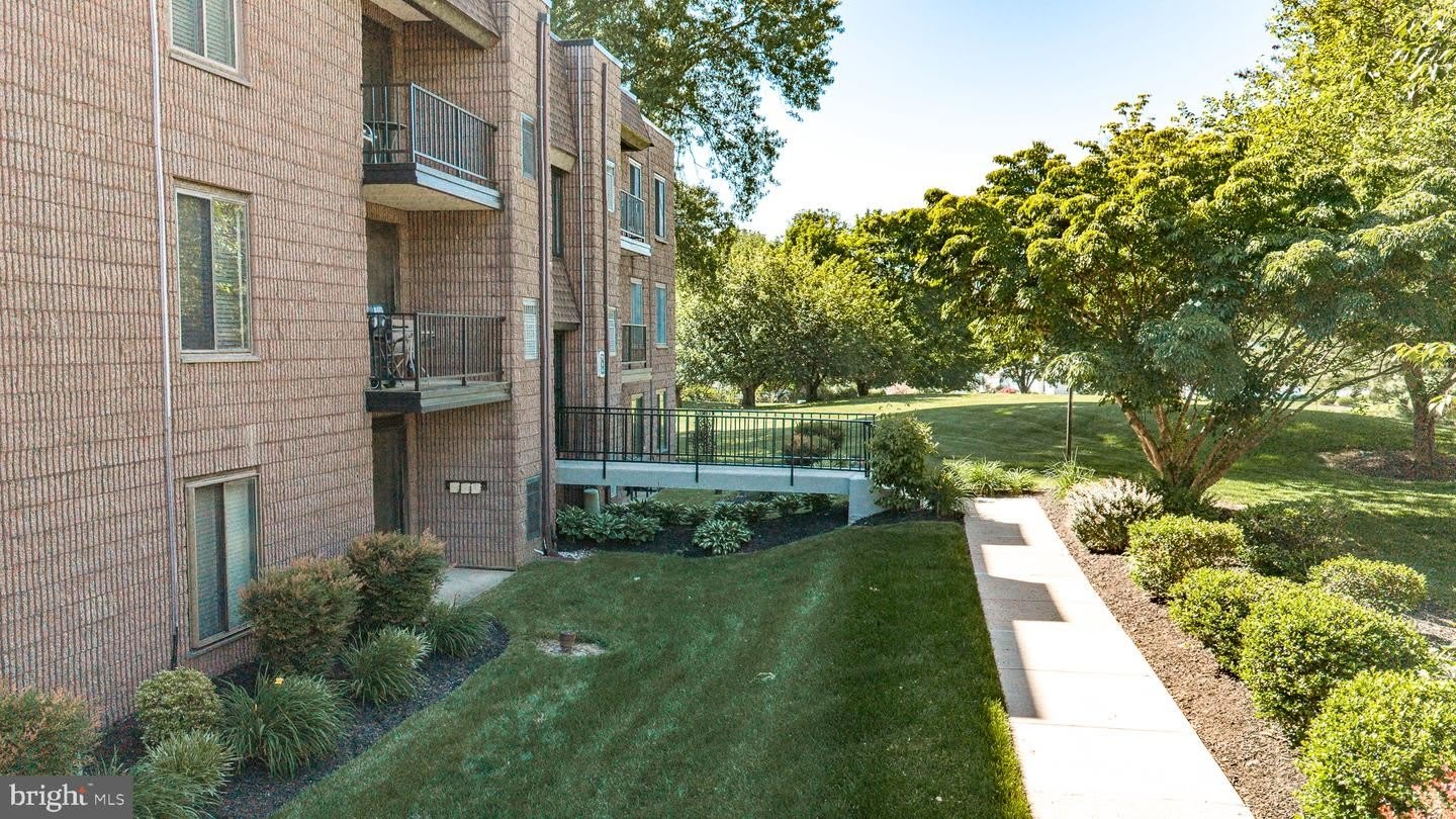 81 OAKRIDGE DR – photo 2