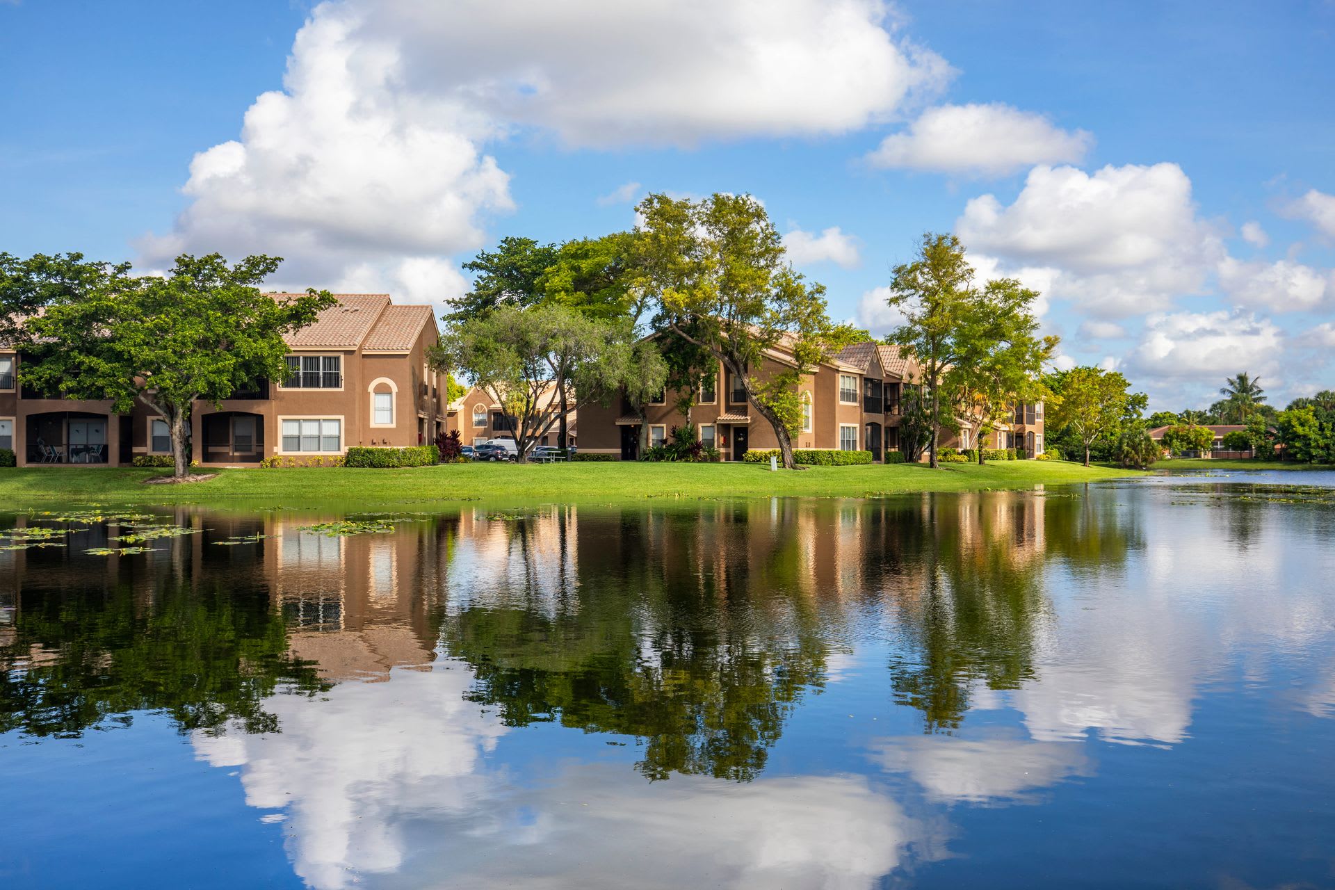 Coral Falls Apartments – photo 1