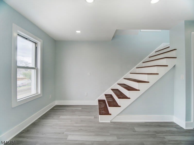351 Railroad Ave – photo 4