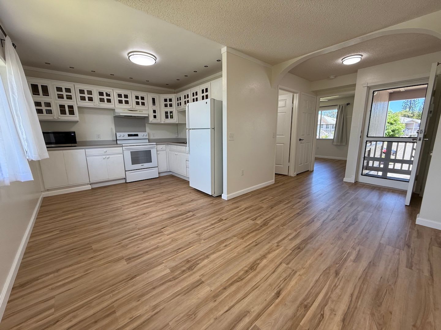 For Rent – photo 2