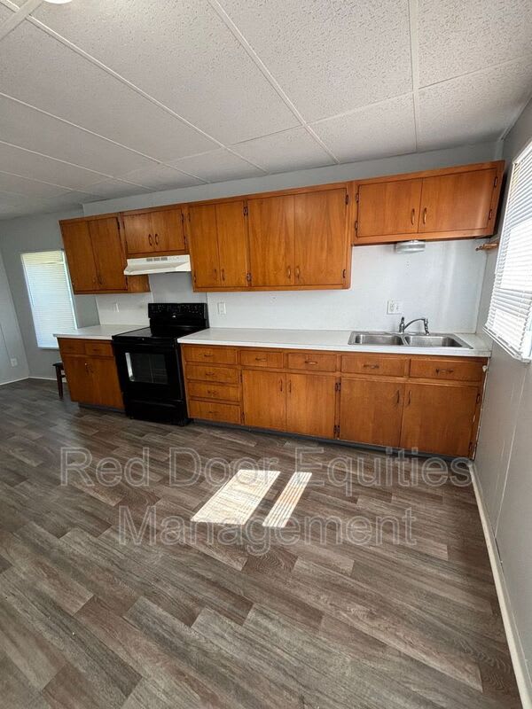 403 W Wheeling St – photo 2