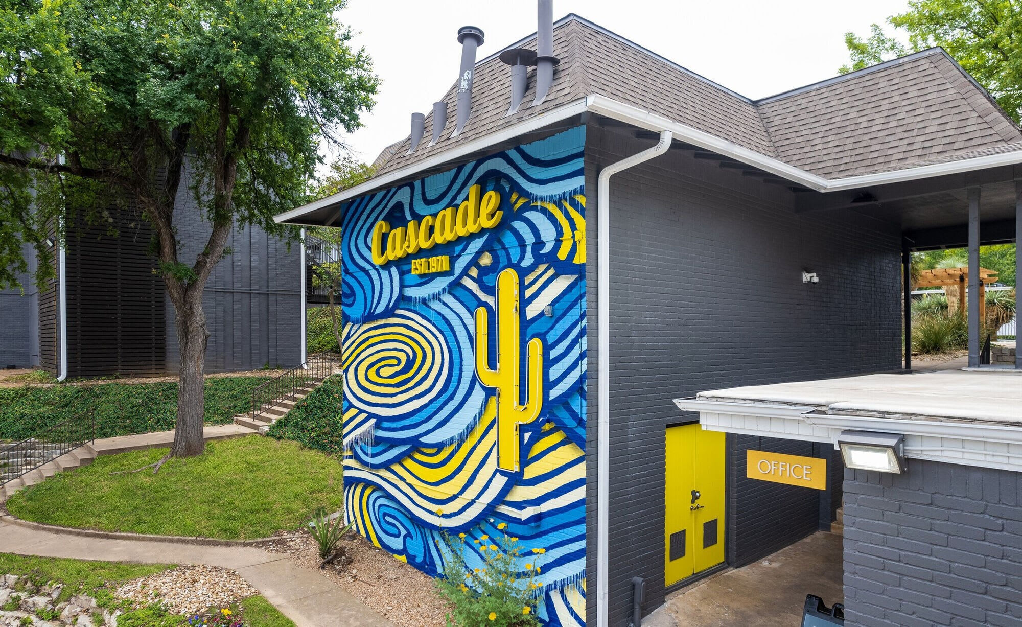 Cascade Apartments – photo 2