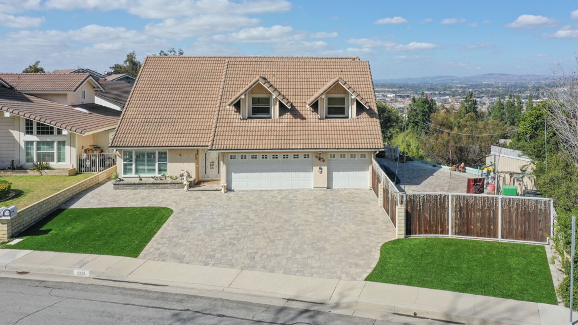 Spacious Rental in Anaheim Hills – photo 2