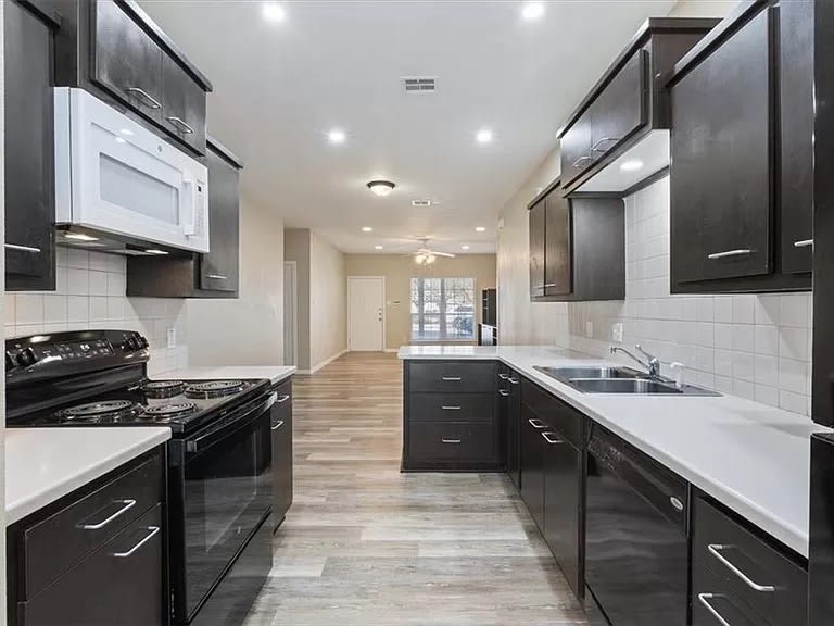 1907 South 17th Street – photo 1