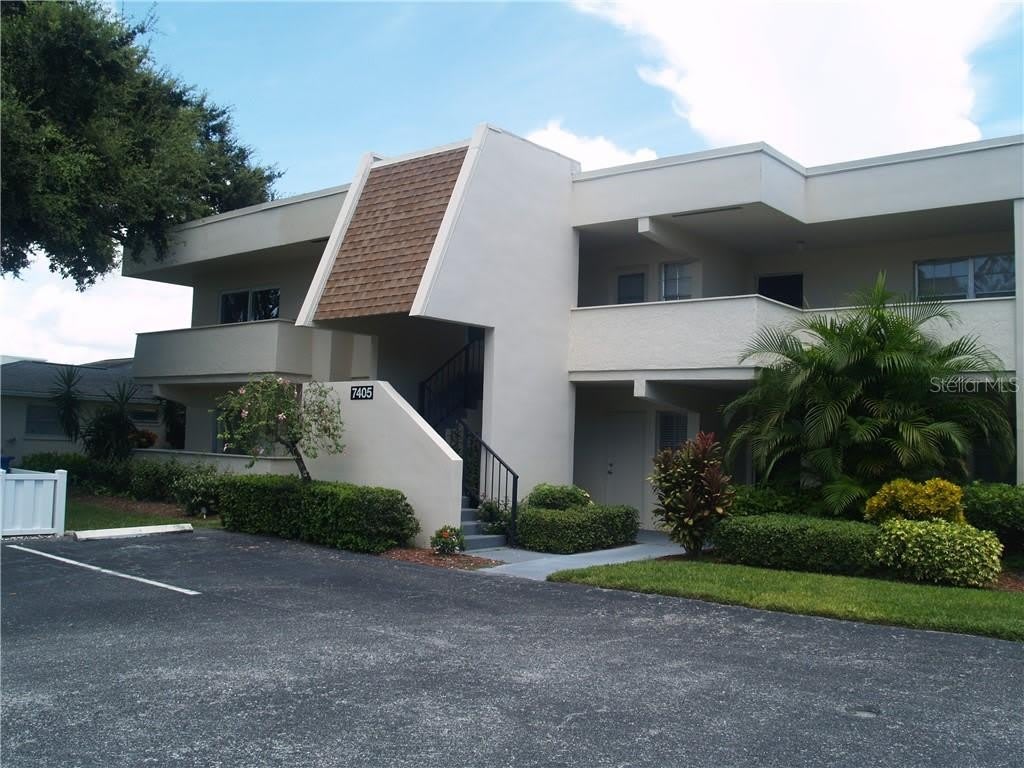 7405 W COUNTRY CLUB Drive N – photo 1