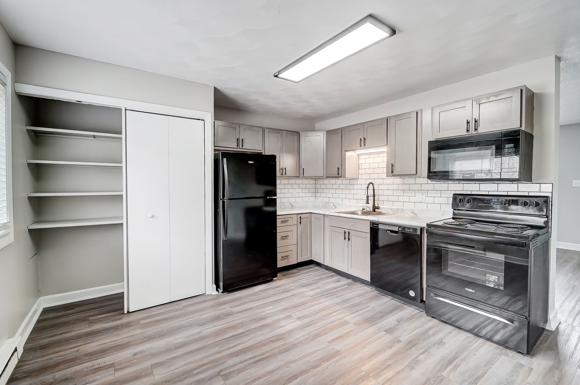 Hickory Creek Apartments – photo 1
