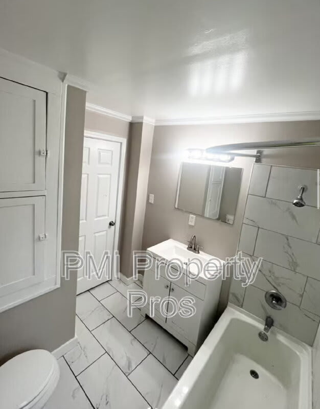 4678 N 49th St – photo 4