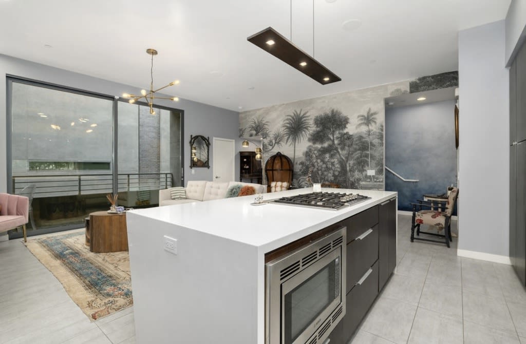 317 Upas St – photo 3
