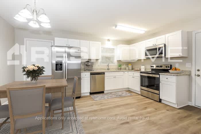 8283 Brittany Lane – photo 2