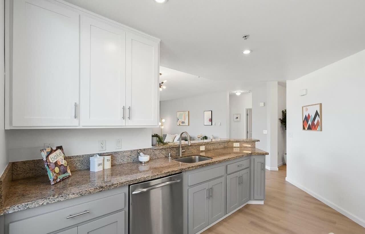 501 Crescent Way – photo 2