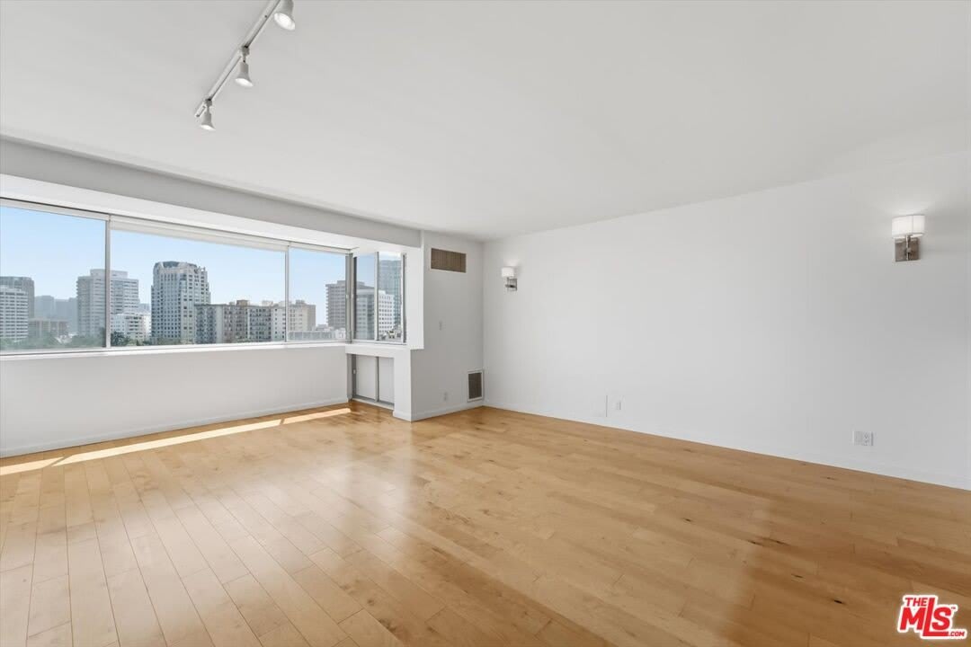969 Hilgard Ave – photo 3